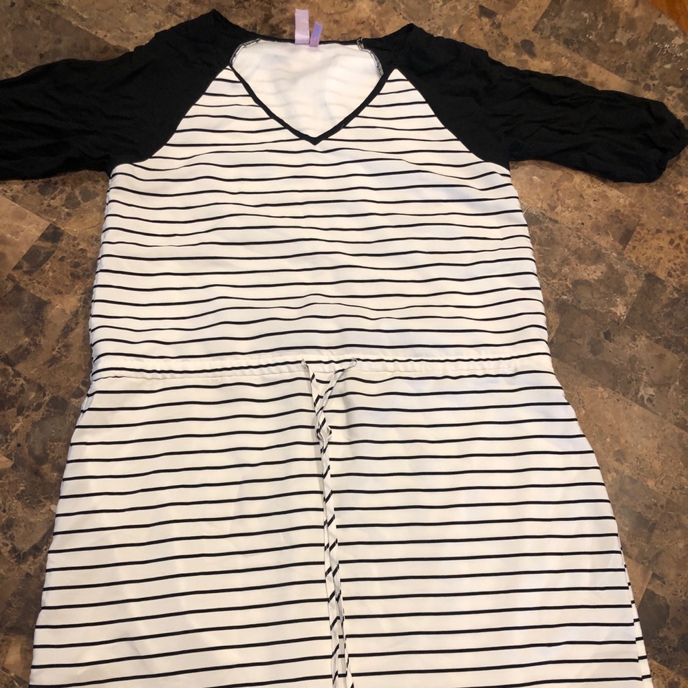 Mid sleeve dress